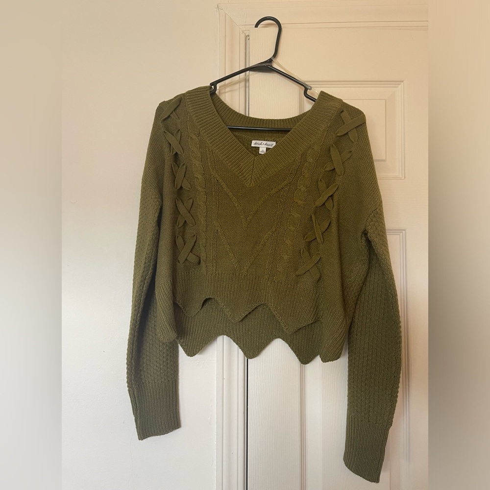 NWOT Olive green sweater sz.M